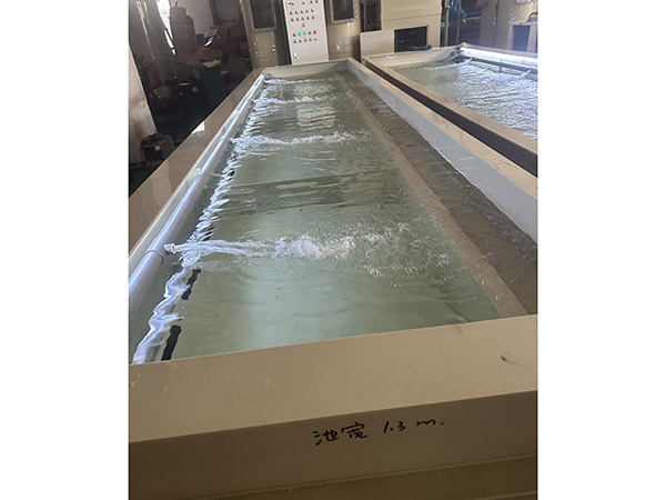 澳龍暫氧池（chí） 室內養殖區 活（huó）魚箱養殖